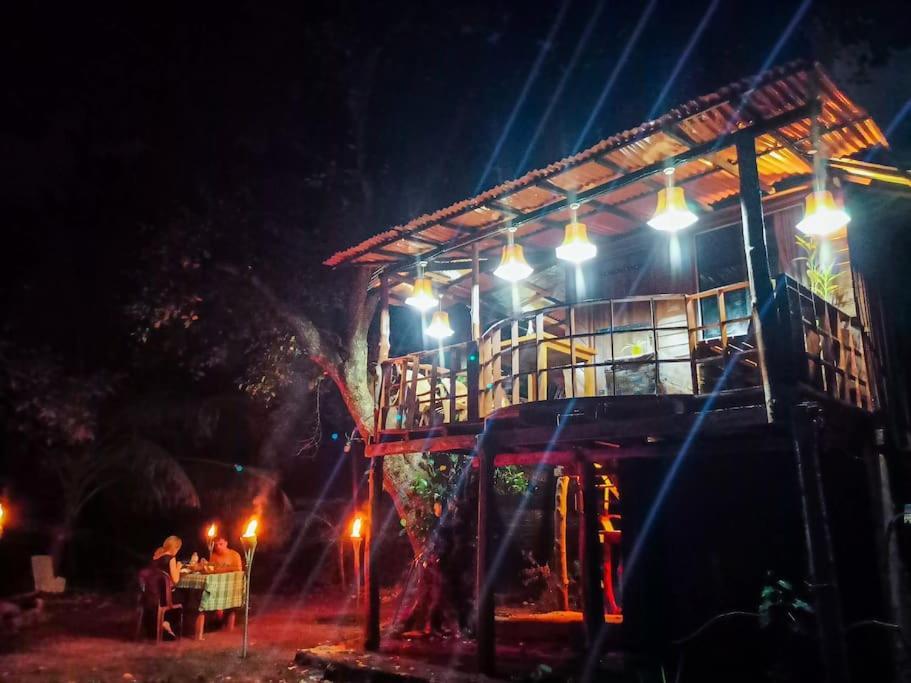 Experience The Comforts Of An Amazing Treehouse Sigiriya Buitenkant foto