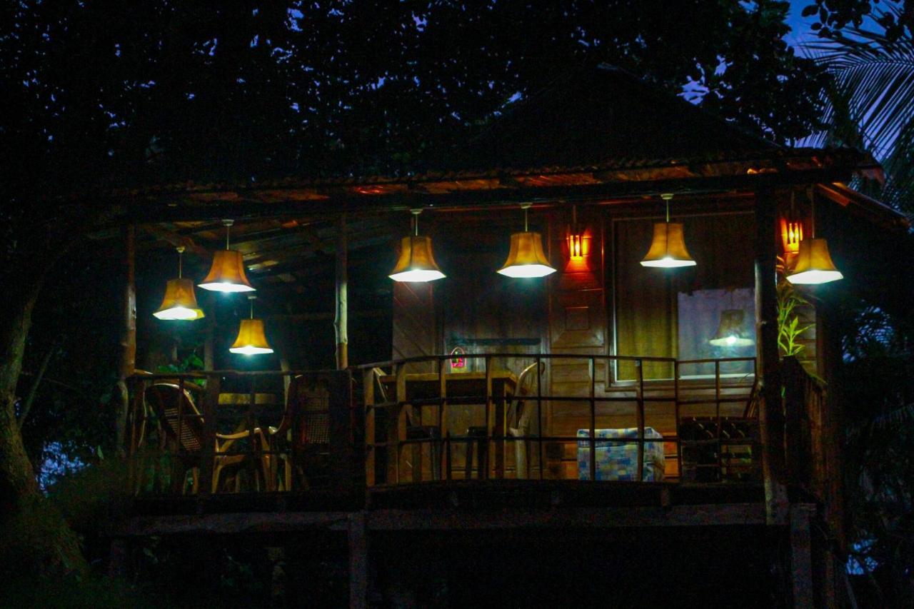 Experience The Comforts Of An Amazing Treehouse Sigiriya Buitenkant foto